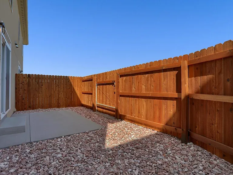 3792 Venice Grv — Photo 22