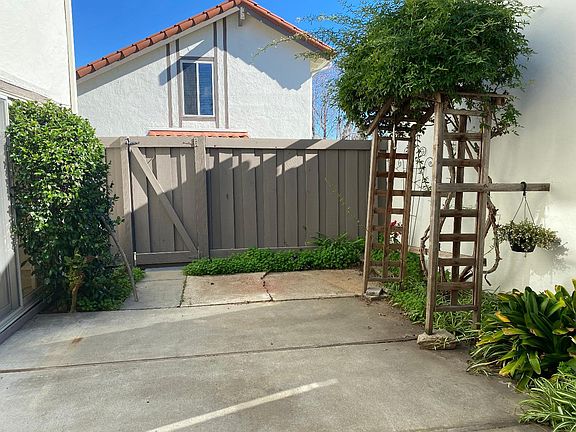 3rd image of 8076 Park Villa Cir