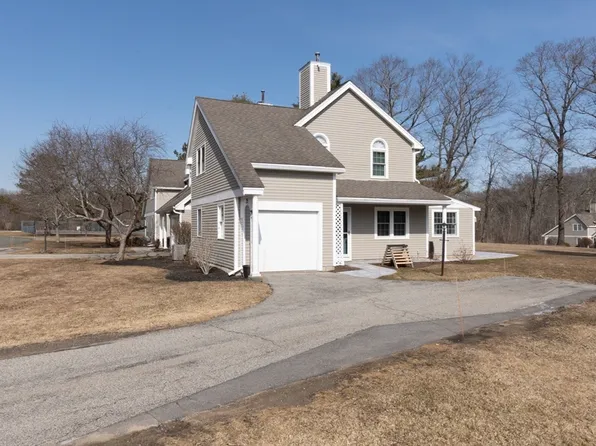 25 Ipswich Woods Dr, Ipswich, MA 01938