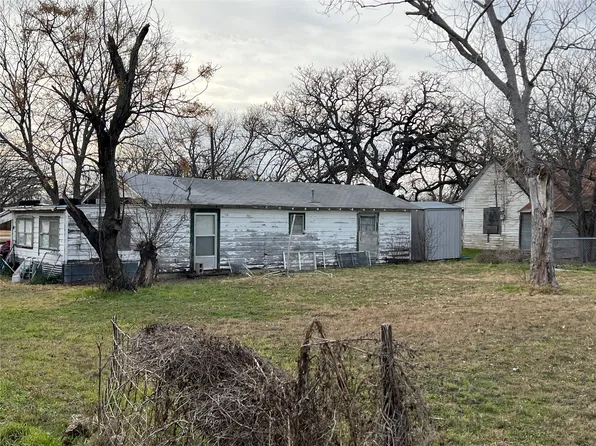 435 W Coke St, Gorman, TX 76454