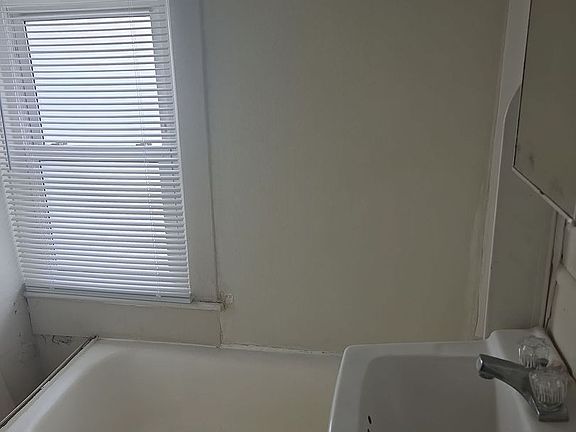 5th image of 100 S College Ave #10