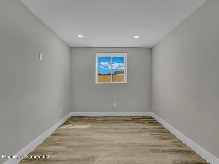 215 Hickory St #14 — Photo 5
