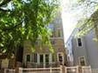 1625 W Barry Ave, Chicago, IL 60657