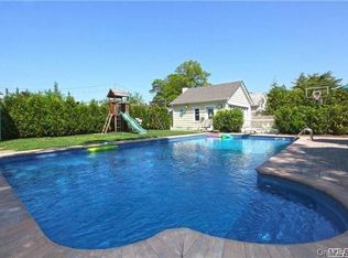 71 Briarwood Ln, Lawrence, NY 11559