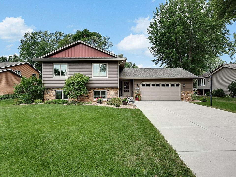 1st image of 3953 McMenemy St