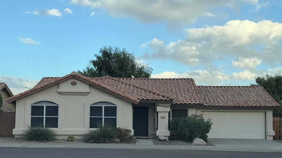 2 bed, 2.0 bath, 1234 sqft, $2,000 — Photo 2