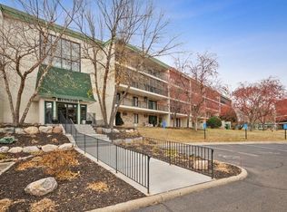 10521 Cedar Lake Rd APT 413, Minnetonka, MN 55305