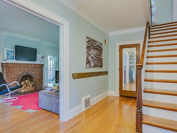 5th image of 1326 Marquette Blvd