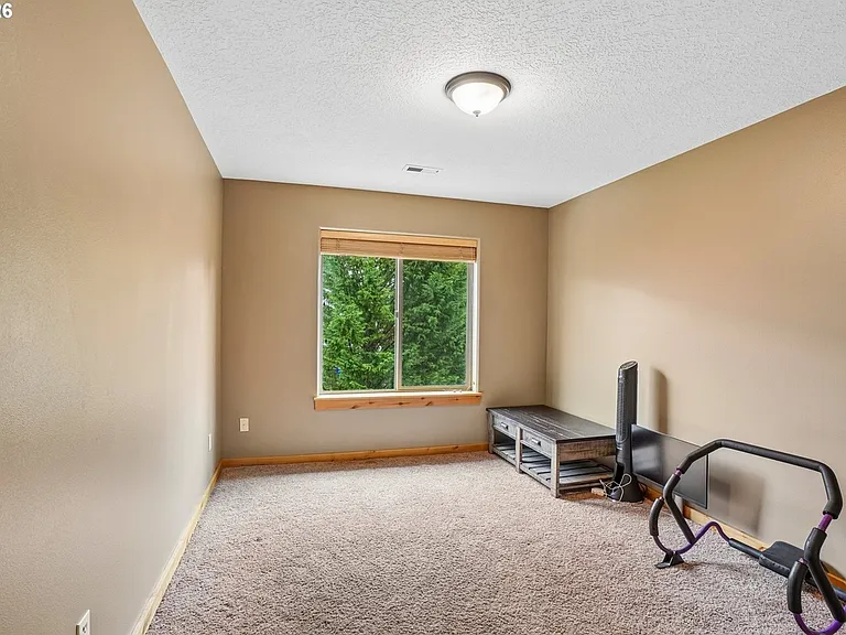 286 SE Condor Dr — Photo 33