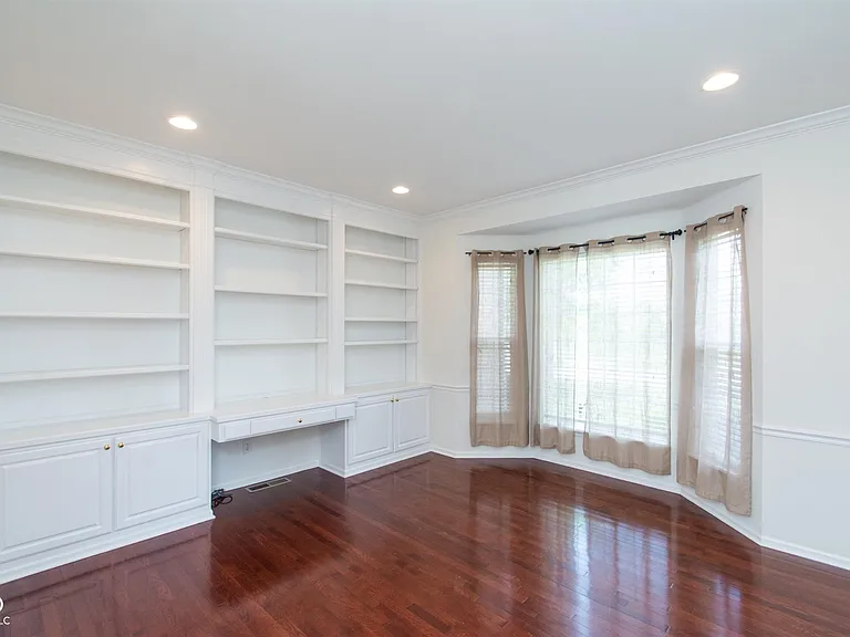 2641 Dawn Ridge Dr — Photo 3