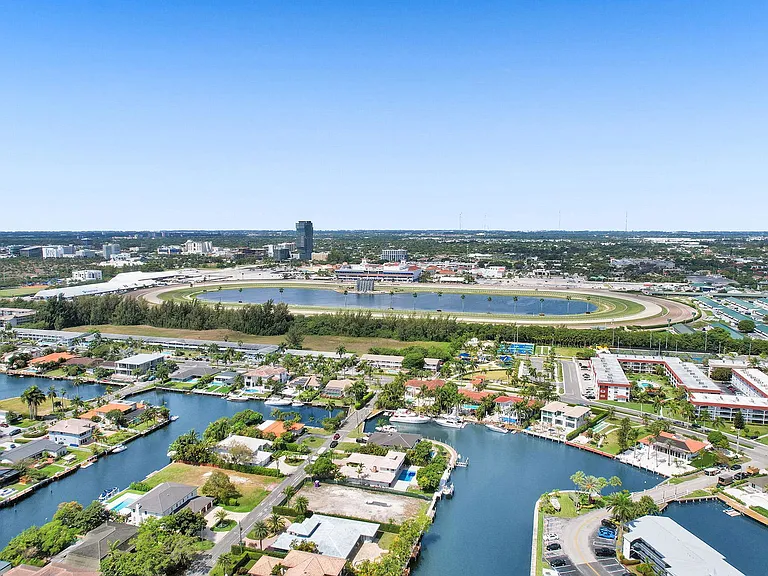 401 Golden Isles Dr #705 — Photo 4