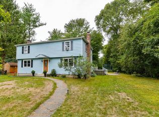 5 Lakeview Rd, Essex, MA 01929