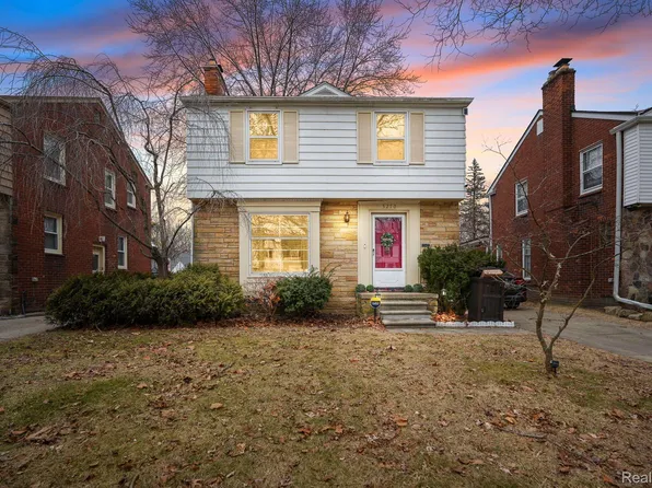 5270 Lannoo St, Grosse Pointe, MI 48236