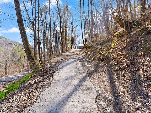 3rd image of 1197 Beans Fork Rd