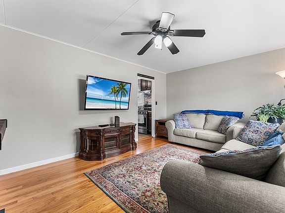 5th image of 64 Rochford Cir