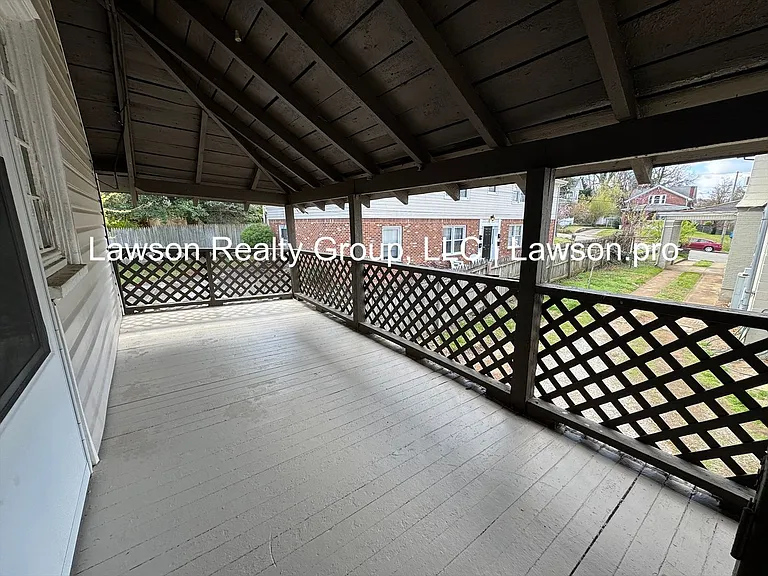 Walnut 422 — Photo 2