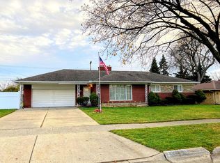 25581 Edinborough St, Dearborn Heights, MI 48125