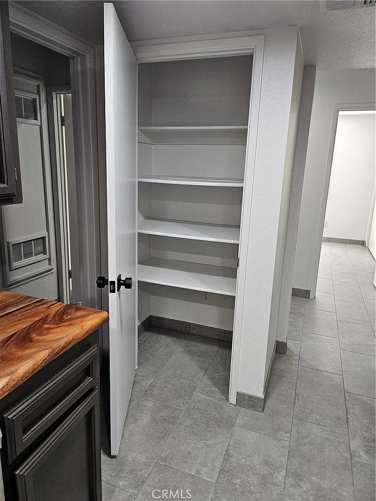 3 bed, 1700 sqft, $3,000 — Photo 4