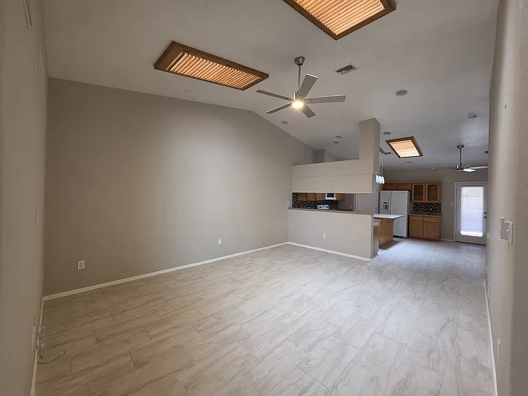10667 E 34th Pl — Photo 3