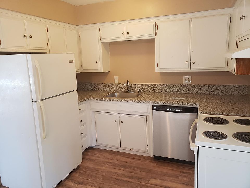 1st image of 1141 43rd Avenue S Land Park #6