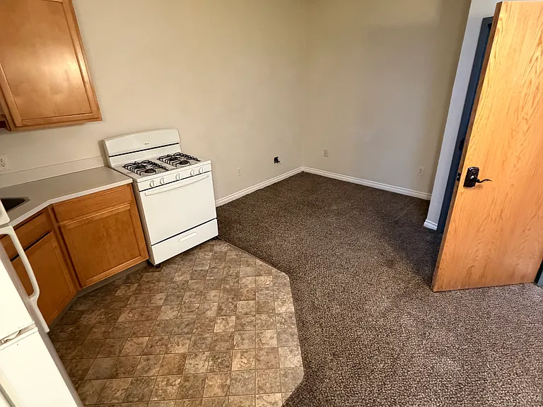 609 Central Ave #37 — Photo 2