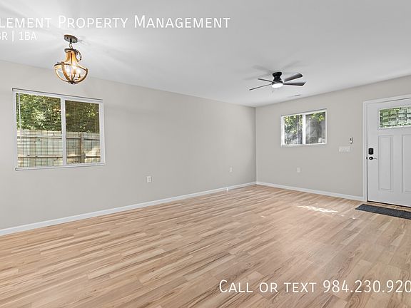 5th image of 300 Barclay Rd #A