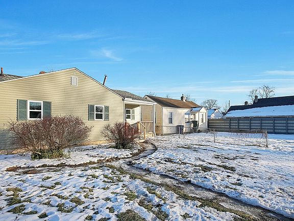 2nd image of 2942 Azelda St