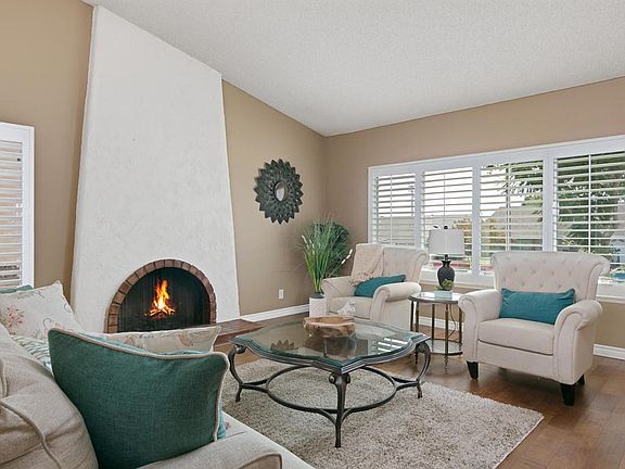 1834 Lyndhurst Ave-MLS_Size-004-5-Living