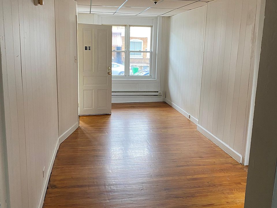 2nd image of 1567 N 10th St #1
