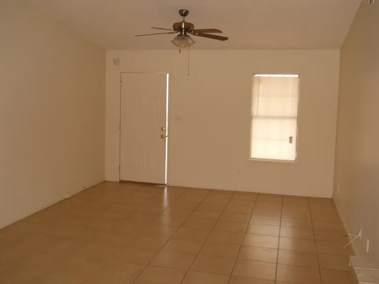 3846 Manor Ct — Photo 3