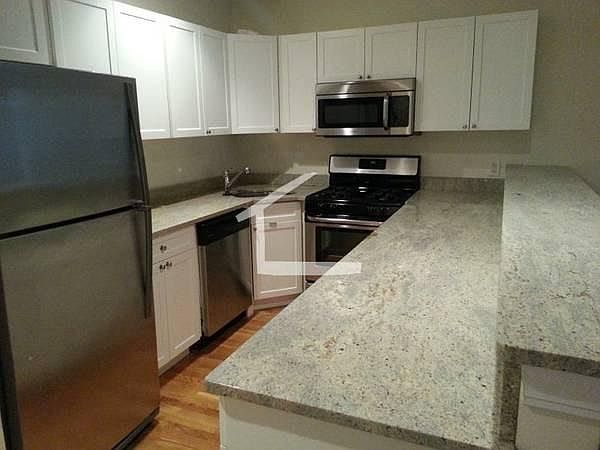 1st image of 22 Egmont St #6