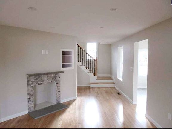 5th image of 275 N Franklin St