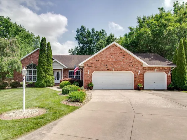 159 Crestmoor Ct, Bethalto, IL 62010