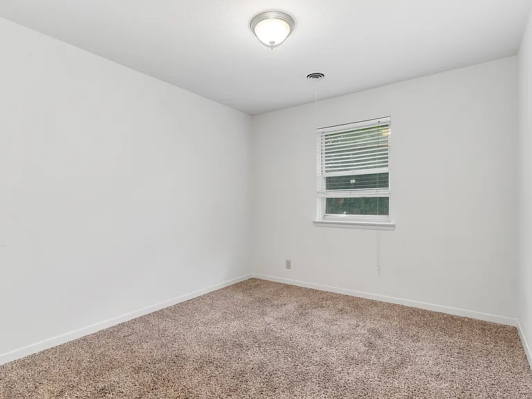 4716 Fawn Dr — Photo 9
