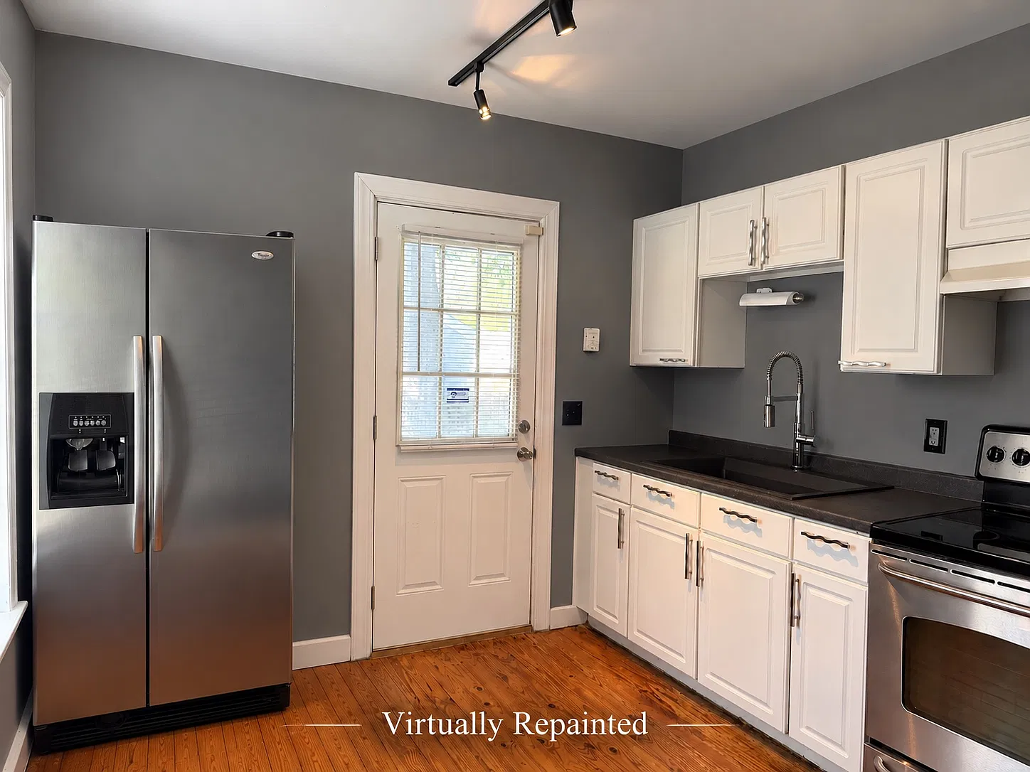 3 bed, 754 sqft, $1,650 — Photo 2