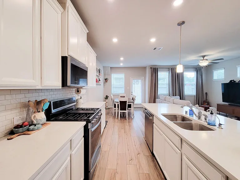 1510 Lakeline Oak Dr — Photo 14