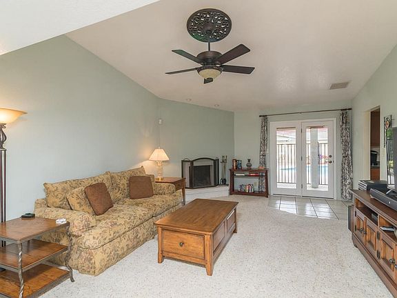 Spacious Family Room
