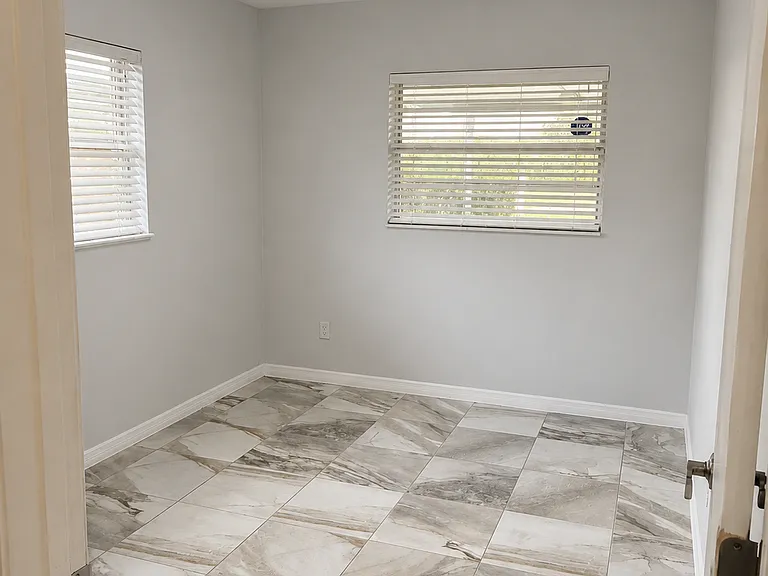 4314 W Carmen St — Photo 17