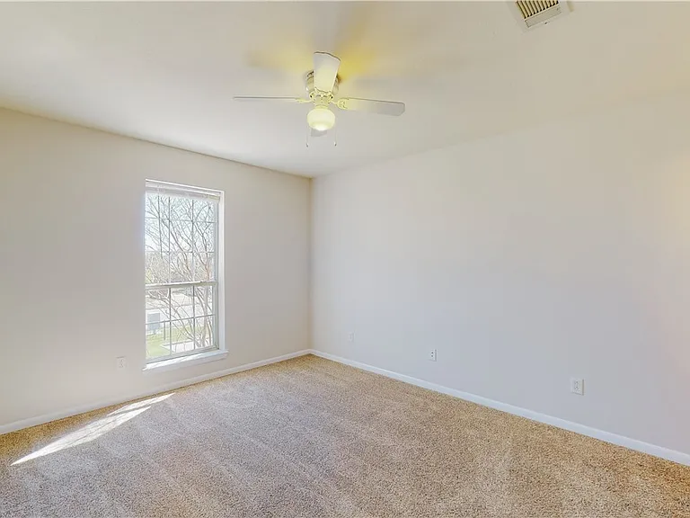 1511 Hollowhill Dr #C — Photo 24