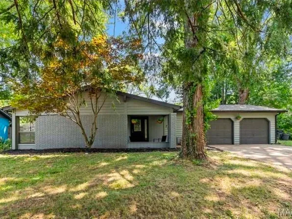 102 Gale Dr, Fairview Heights, IL 62208
