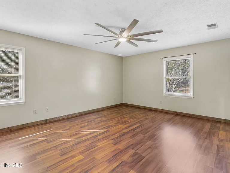 7666 Wilkins Dr — Photo 24