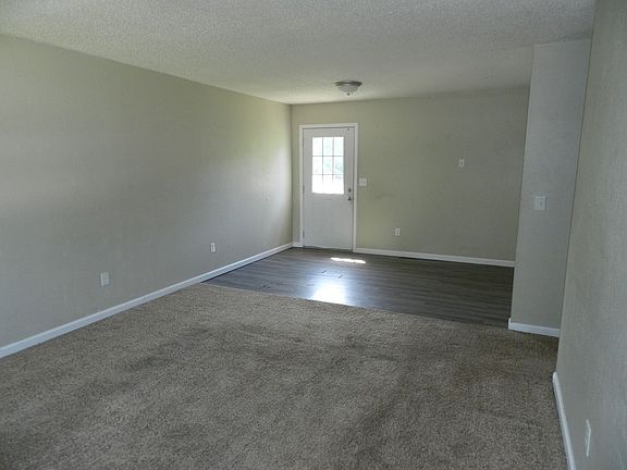 5th image of 15304 Temple Ln