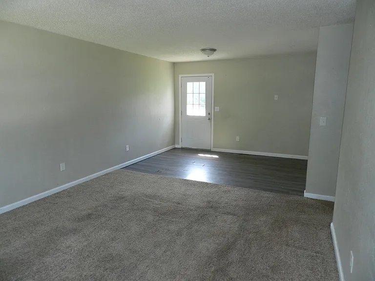 15304 Temple Ln — Photo 5