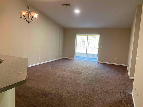 4th image of 10 Slatington Pl #A