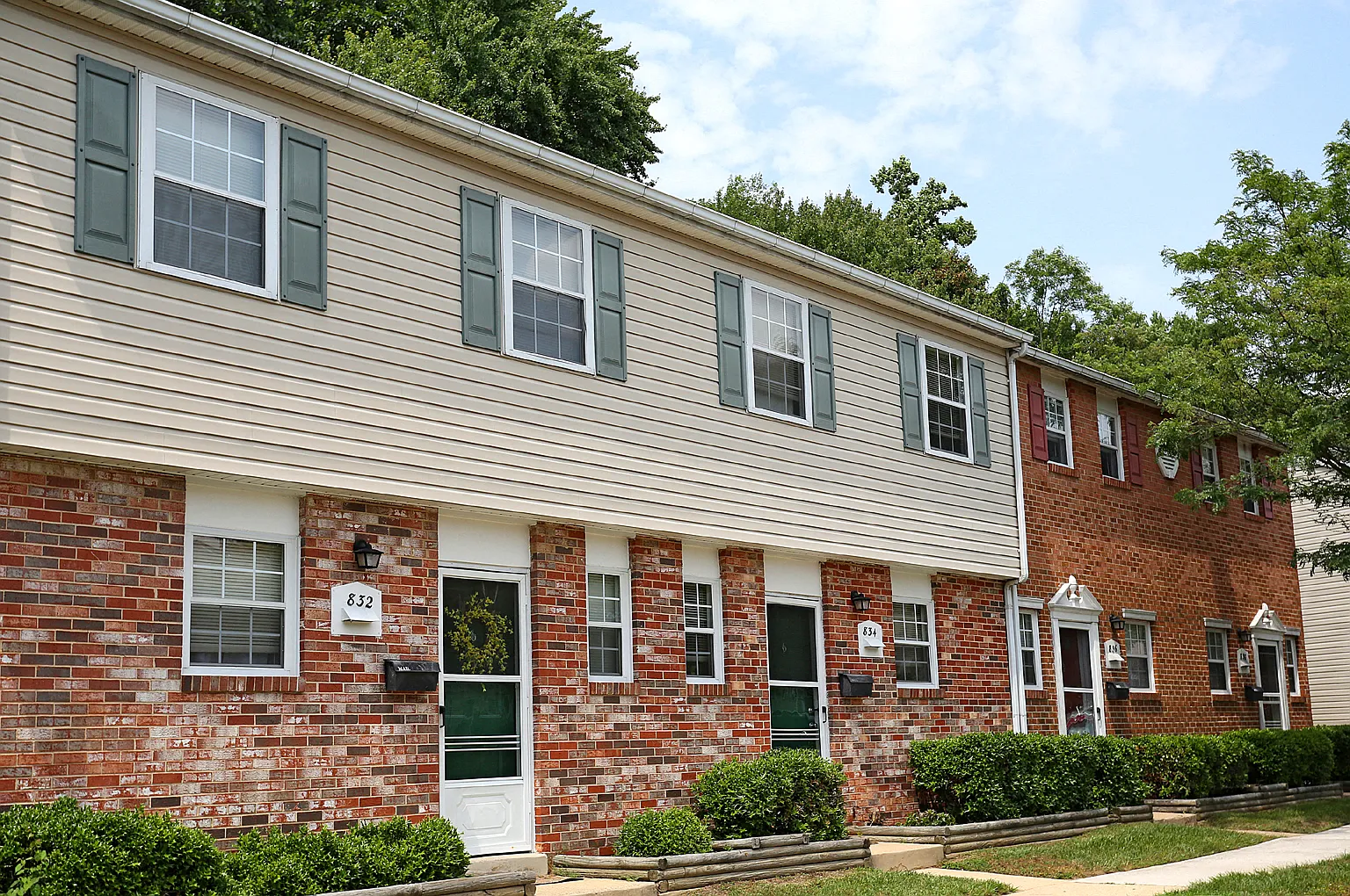 Seven Oaks Townhomes — Photo 1