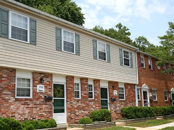 Seven Oaks Townhomes