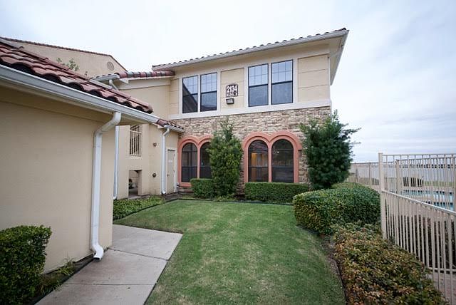 1st image of 2140 Portofino Dr