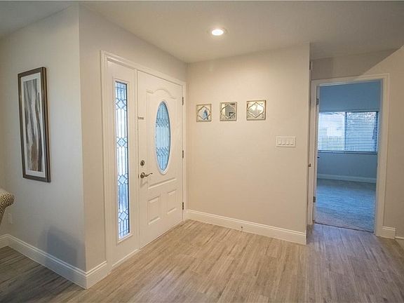 3rd image of 122 Holderness Dr