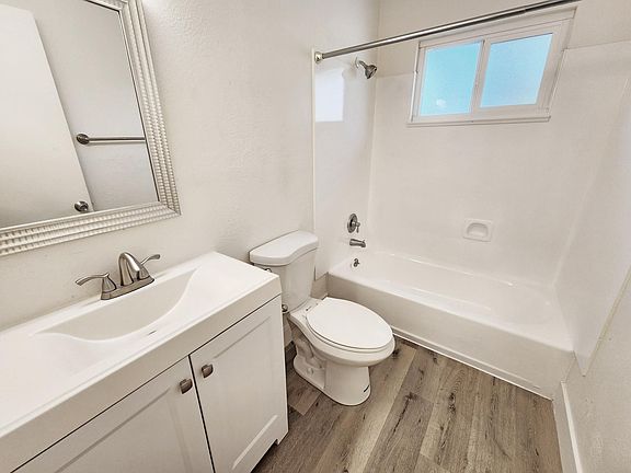 3rd image of 604 6th St #17