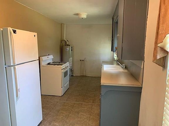 4th image of 127 Desvoignes Rd